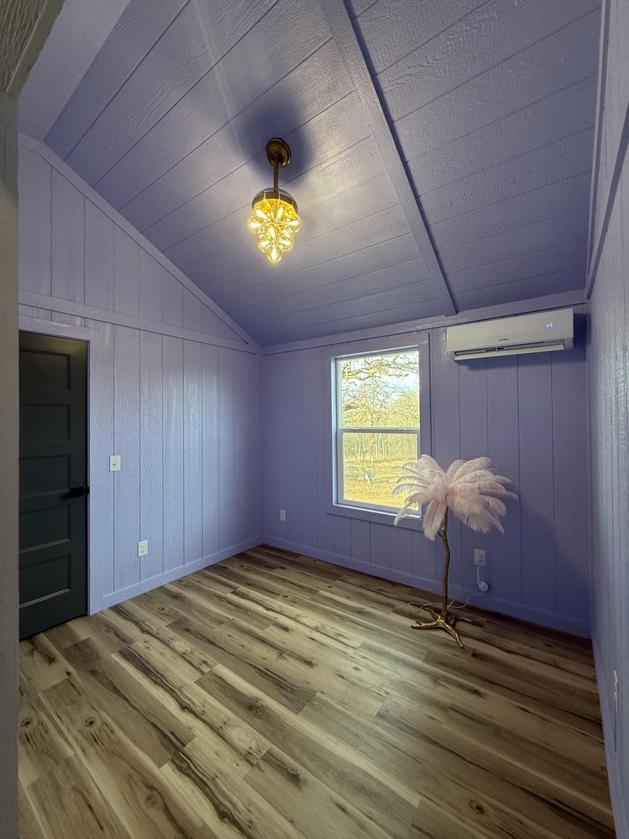 2 Spacious Bedrooms in The Classic tiny home